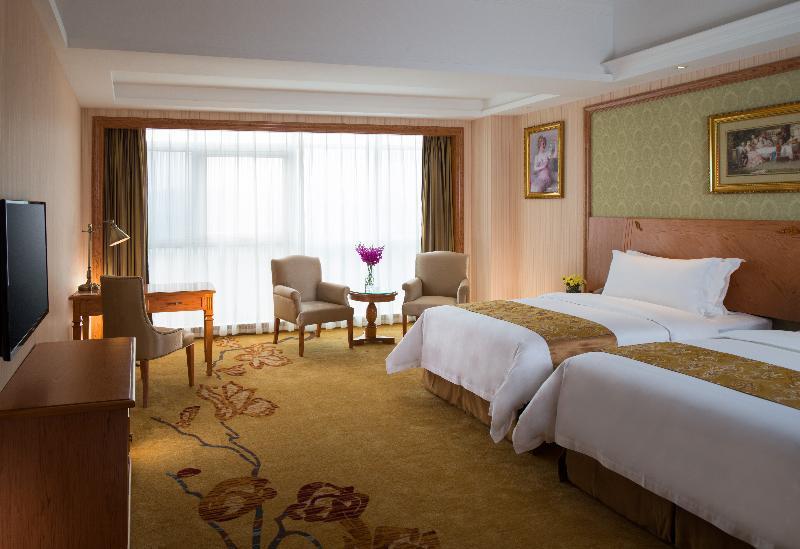 Vienna International Hotel Shenyang Railway Station Exterior foto